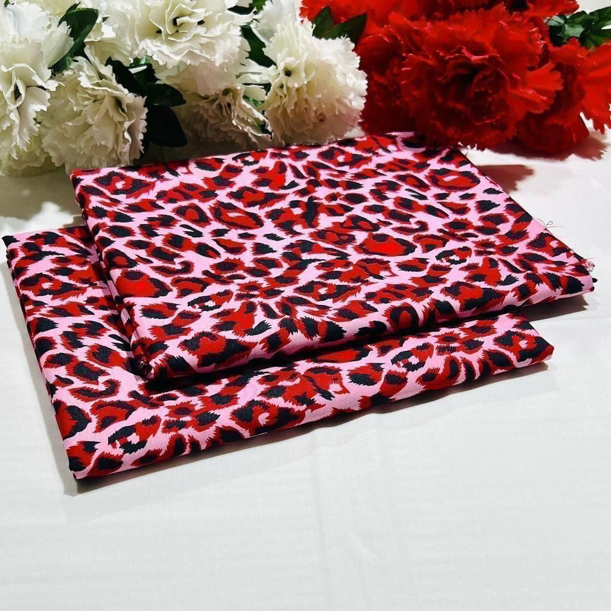 2 piece suit in Pink with red leopard print pattern
