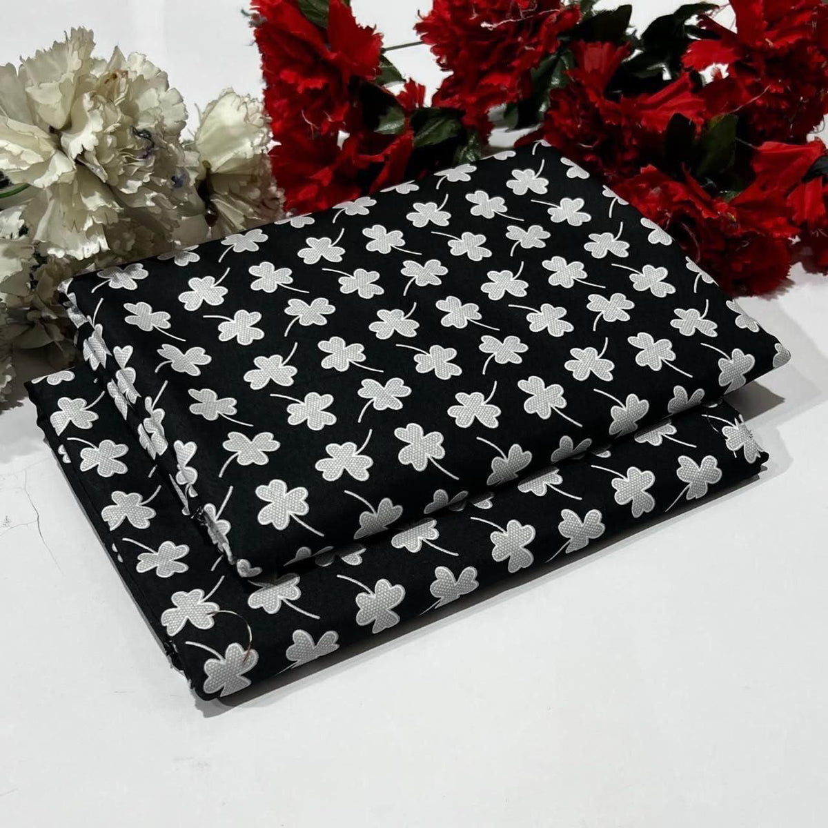 2 piece suit in Black with white floral pattern